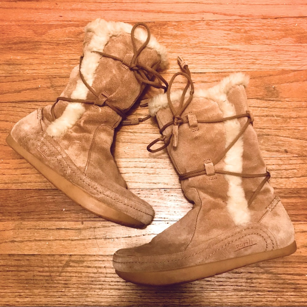 {Cozy & Warm} faux fur lined boots!